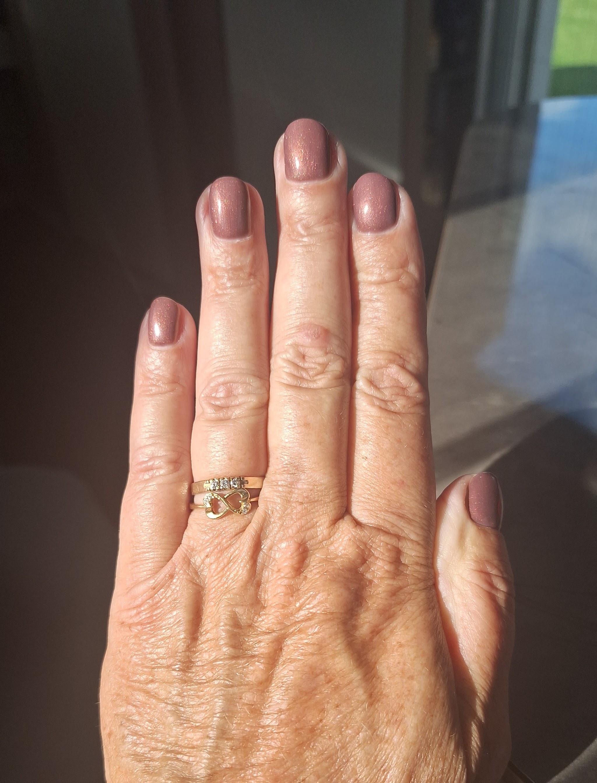 Oudroze gellac met parelmoerglans